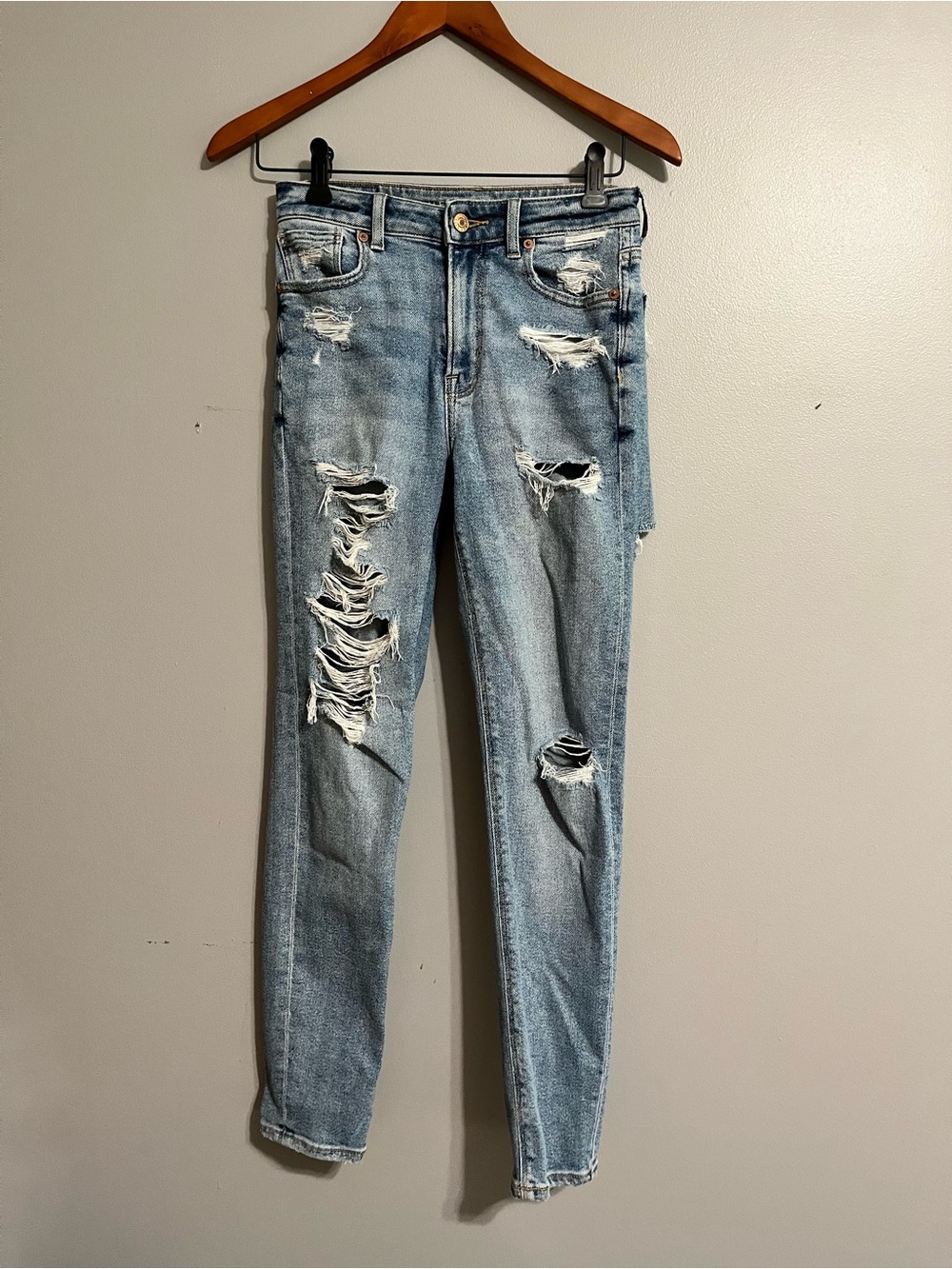 Size 00 American Eagle Light Blue Distressed Women’s Jeans - Casual Slim Fit